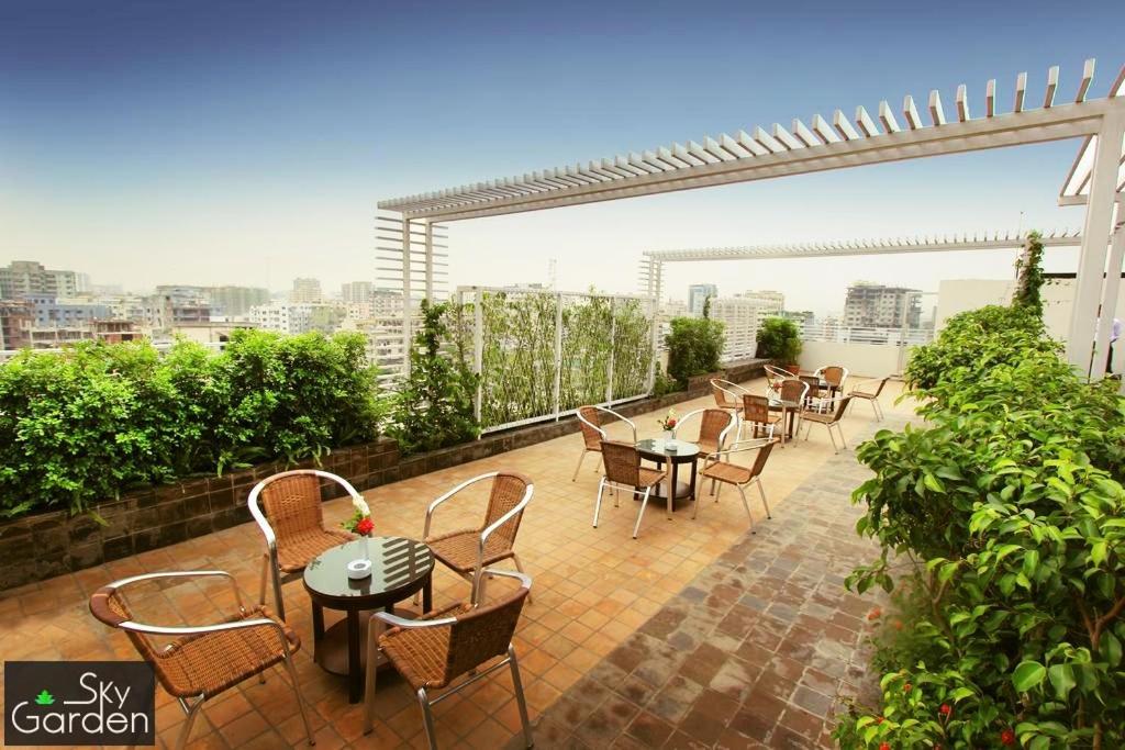 Sky City Hotel Dhaka Extérieur photo